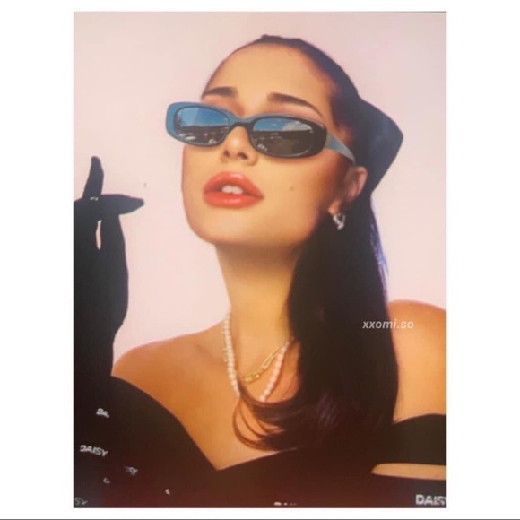 Meet your Posher, Audrey - Picture 1 of 1